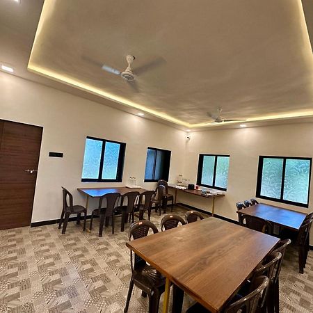 Sapphire Mansion Hotel Alībāg Ngoại thất bức ảnh