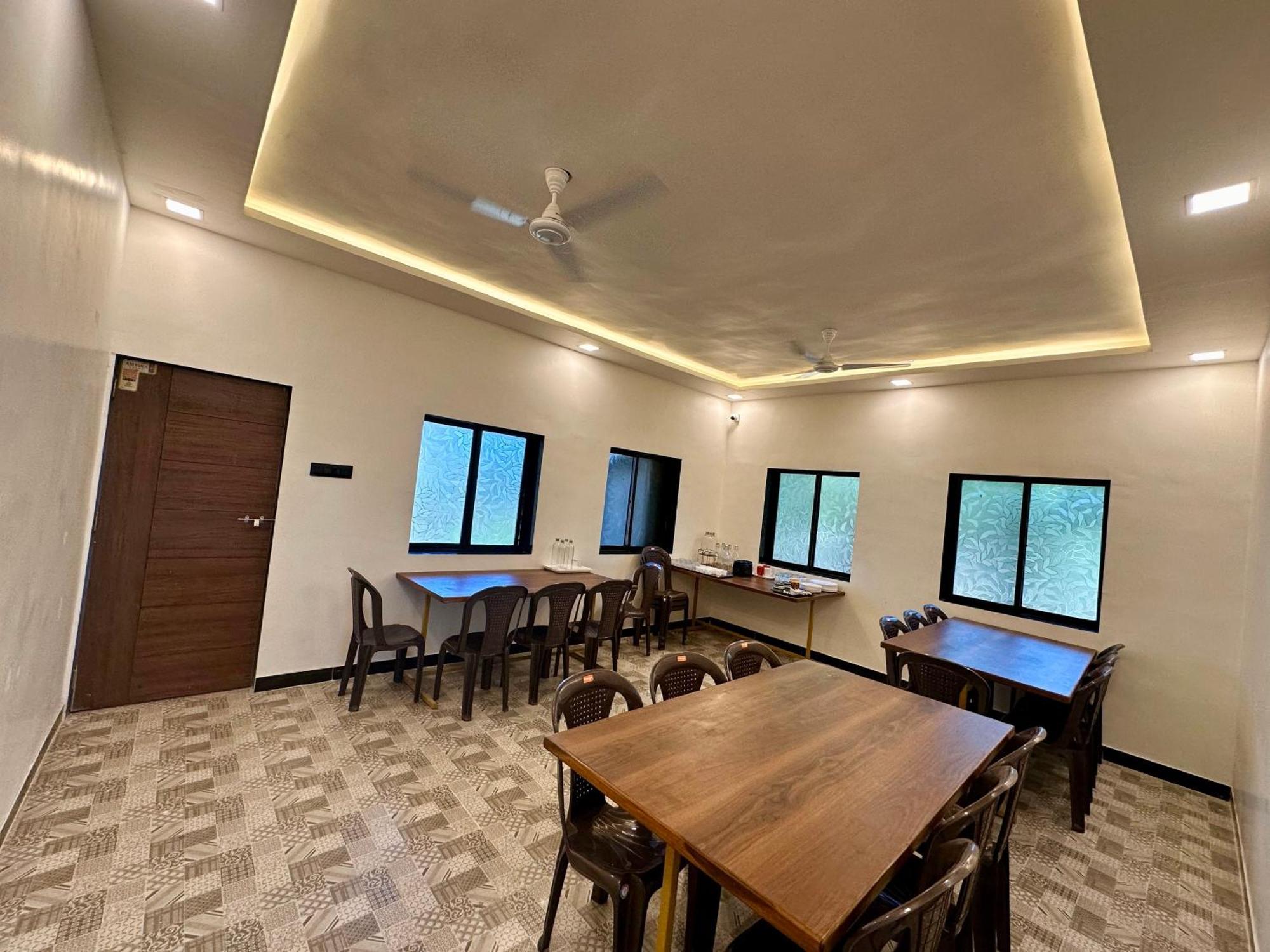 Sapphire Mansion Hotel Alībāg Ngoại thất bức ảnh