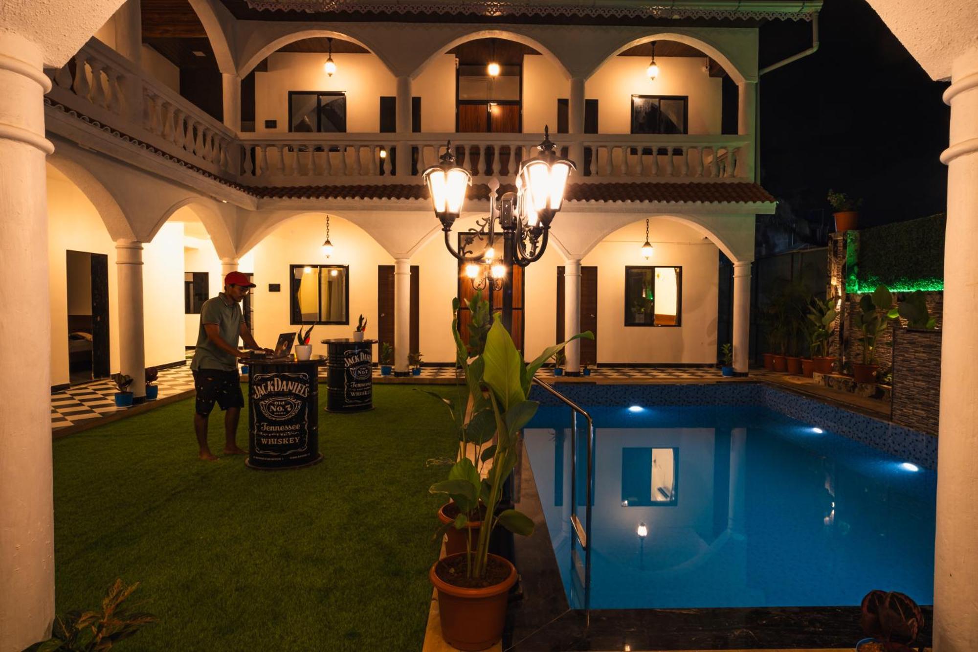 Sapphire Mansion Hotel Alībāg Ngoại thất bức ảnh